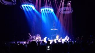 Kelly Clarkson sings "When You Believe" with Tamyra Gray