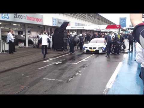 BMW M3 DTM pit stop