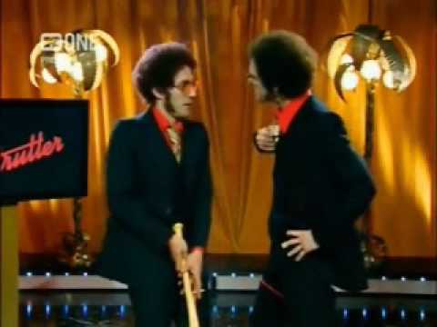 Mike Strutter giving a few tips to  Dominic Reed