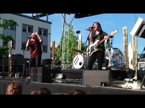 Hyphen Hyphen - Pamparina 2016