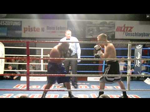 Josef Holub vs Artem Runde