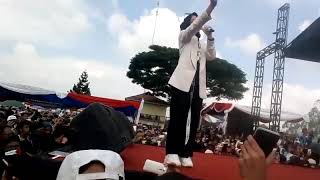 Download lagu AHMAD YA HABIBI Live Nissa Sabyan di acara Deklarasi Pemenangan Prabowo Sandi mp3