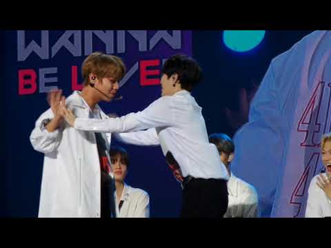 180119 Jihoon and sungwoon hand pushing game WANNA ONE IN KL FANMEET