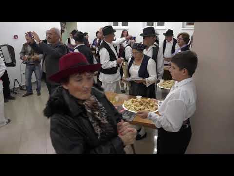 4. " Banijsko pleteno kolo " ..10. 11. 2018. razigravanje pre početka programa