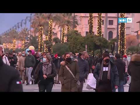 Natale a Viareggio: accese le luci in passeggiata e al mercato