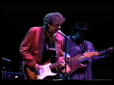 Bob Dylan Mansfield, MA 1993 Soundboard - digital clone from original with concert photos slideshow!
