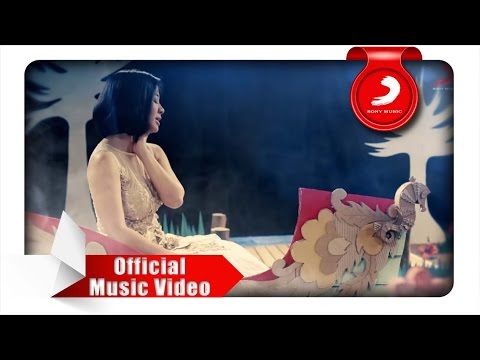 Astrid - Semusim (Official Music Video)