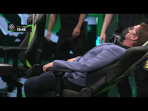 Garen spinning in his chair