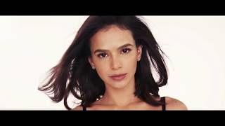 Intimissimi Time for Valentine's Day with Bruna Marquezine anuncio