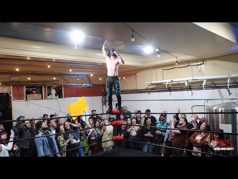 Thad Howett vs Kimba - Pro Wrestling Unleashed / Propeller Arcade / Halifax, Nova Scotia