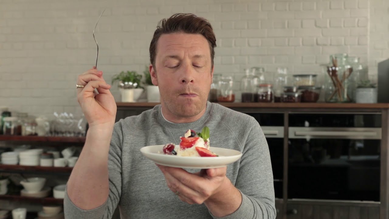 Valentine Day Recipe: Summer Berry Pavlova by Jamie Oliver!