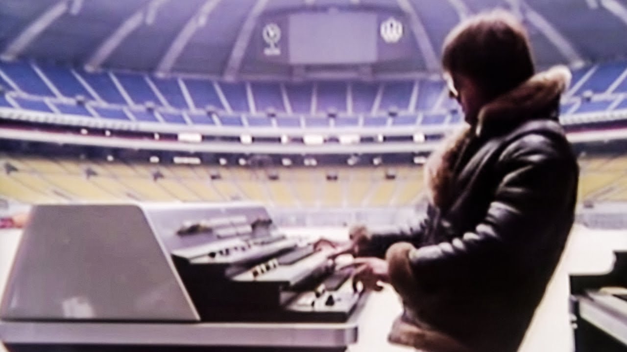 Emerson, Lake & Palmer - Fanfare For The Common Man (Live at Olympic Stadium, Montreal, 1977) - YouTube