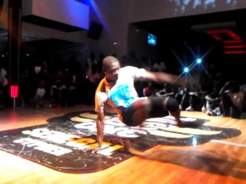 bboy abdallah vs bboy binou red bull bc one cypher senegal 2014