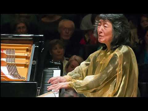 Mitsuko Uchida - Schumann Piano Concerto in A minor, Op.54 (Muti, CSO) - Live 2014