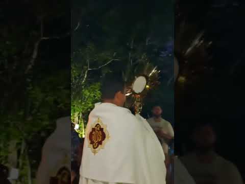 Momento de adoração, noite com Cristo Tapira-pr