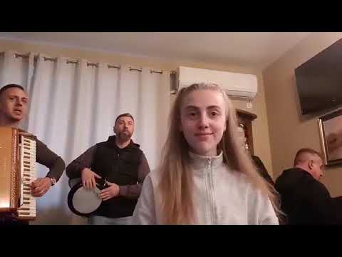 Sofija Purovska i Grupa Molika - Aj zasvirete mladi momcinja