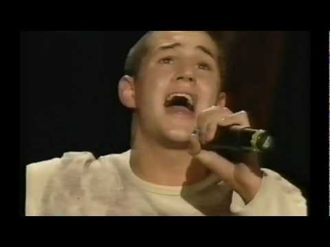 Sámer Issa - "Voda, čo ma drží nad vodou"