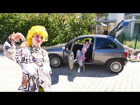 Fenomen teyzeler. Mukadder ve Mukaddes araba alıyor! Komik video!