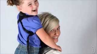 Le Piggyback Rider Porter Son Enfant Sur Son Dos Jetlag Le Piggyback Rider Porter Son Enfant Sur Son Dos Jetlag