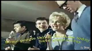 Download lagu Some People :  Valerie Mountain & The Eagles mp3