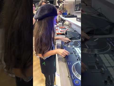 10 years old Dj Michelle scratching on Pioneer DDJ-REV7 controller