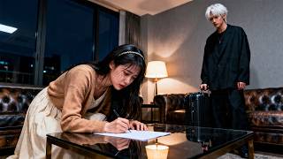 💔Hij strooide ijsblokjes over haar heen en dwong haar vervolgens sterke drank te drinken tot ze s...