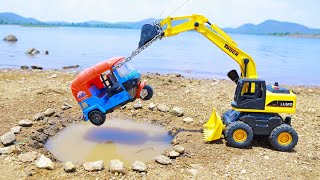 Bajaj Auto Rickshaw Mahindra 575 Tractor Accident Pulling JCB Bulldozer Swaraj 855 ? Jcb Kids CS Toy