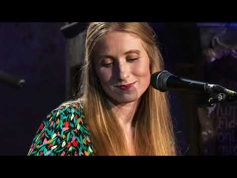 Žmogeliukas ir žvaigždutė atl: GIntarė Bauerytė ir Kasparas Skuja