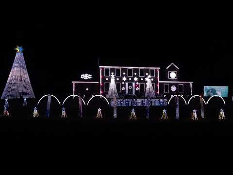 Wonder Woman Live - Caroline Campbell and Tina Guo