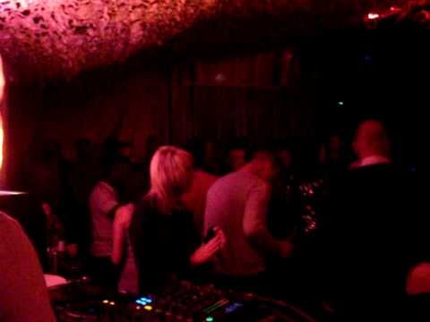 Scott Bond playing Libra - Anomaly (Granny Remix) at Bakers Reunion, Fri 16th Oct  2009