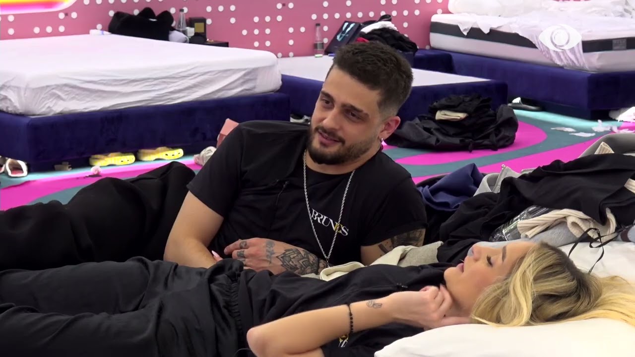 “Çdo artist ka kohën e vetë”/ Gimbo flet me Selin dhe Kristin për Mirin