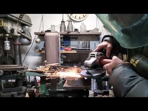 Messerbau, umschleifen einer Klinge aus einer Feile.