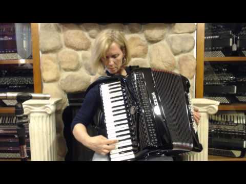BELTSTUIV96BK - NEW Black Beltuna Studio IV Piano Accordion LMMH 37 96 $5999