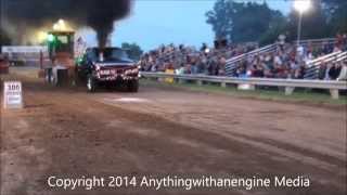 preview picture of video 'WADE LALONE PULLS IN HOT DIESEL PICKUP CLASS, MTTP PULLS, ST. JOHNS, MI 7-28-14'