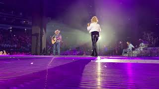 Trisha Yearwood and Garth Brooks in Vegas, Walkaway Joe