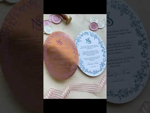 Delicate florals meet timeless shimmer 🌸✨ #ovalinvitation #foilweddinginvite #floralstationery