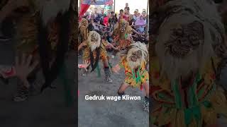 Download lagu Jathilan gedruk Wage Kliwon #jathilan #shortvideo #shots #wayangwong #reog mp3 Download lagu Jathilan gedruk Wage Kliwon #jathilan #shortvideo #shots #wayangwong #reog mp3
