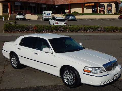 2007 Lincoln Town Car Signature luxury sedan video overview and walk around.