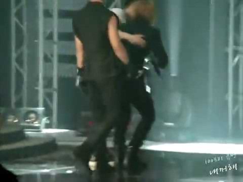[FanCam]100521 Music Bank Ending - Super Junior LeeTeuk