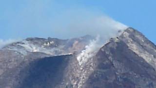 preview picture of video 'Mayon Volcano December 30, 2009 7:19AM'