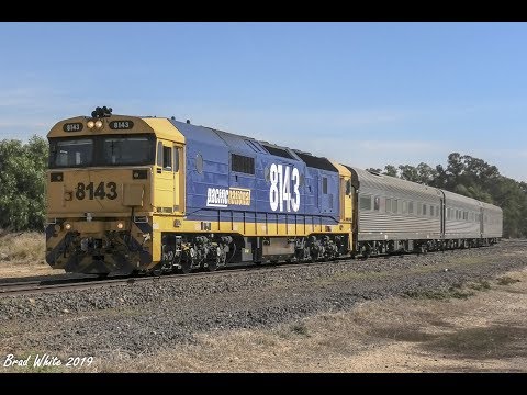 8143 arrives into Dunolly on 9718V AK Car Test Run- 15/4/19