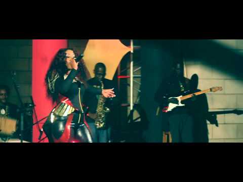 Victoria Kimani_Oleku Remix live in Concert!
