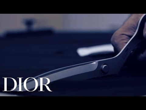 Autumn-Winter 2017-18 Ready-to-Wear Fashion Show - Midnight Blue over the Petites Mains