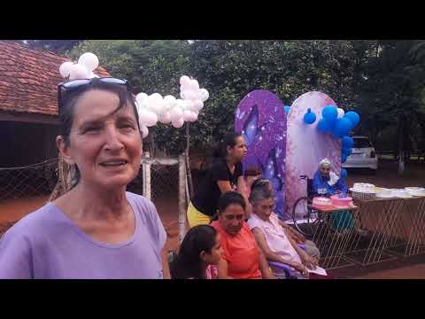 Vecinos festejando los 100 años de vida de Ña Pipina en Santa Rosa Misiones 