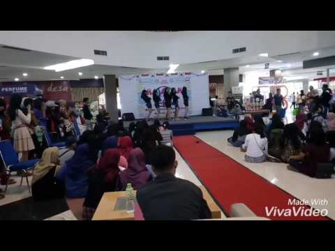 160515 First Debut Xshit ( Cover Exid ) @BluPlaza Bekasi