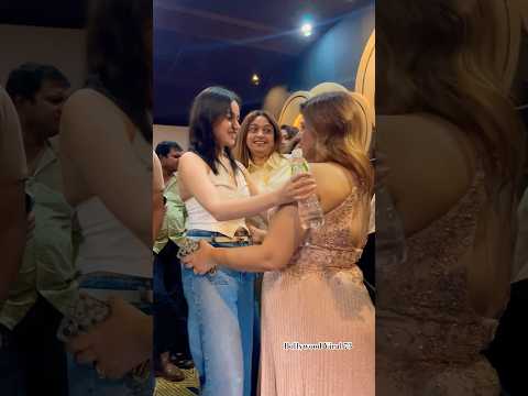 #reemshaikh & #jannatzubair With #roshniwalia Mom At Screening ❤️ #ytshorts #trendingshorts #shorts