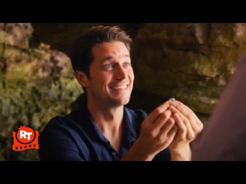 Ticket to Paradise (2022) - Snake Bite Marriage Proposal Scene | Movieclips