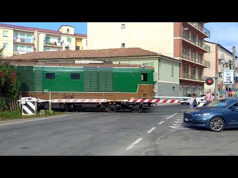 Passaggio a livello Castagnole Lanze (AT) - Level crossing - Bahnübergang