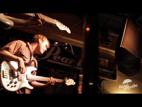 The Deep Fried 5 perform 'Tickle Strut' at The Highway To Headjamz 2011