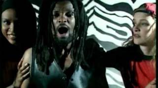 Lucky Dube-Different Colours